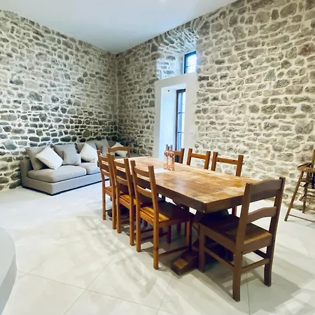 Villa Le Bastion, 15 Guests, 5 Suites, 5 Baths, Ac Pouzols-Minervois