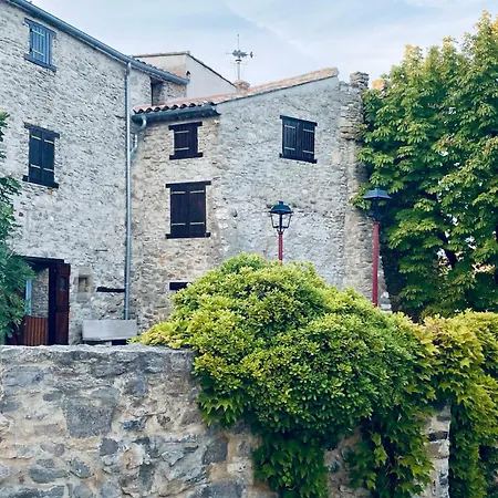 Le Bastion, 15 Guests, 5 Suites, 5 Baths, Ac Дом отдыха