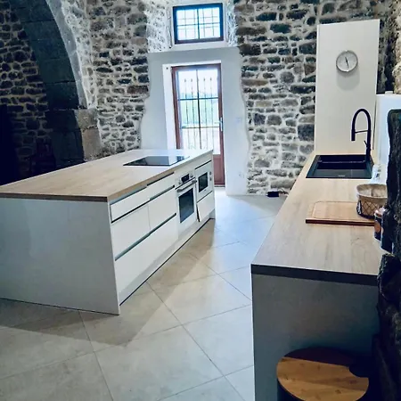 Le Bastion, 15 Guests, 5 Suites, 5 Baths, Ac