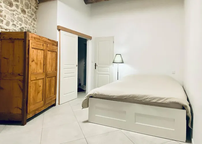 Le Bastion, 15 Guests, 5 Suites, 5 Baths, Ac Vila Pouzols-Minervois